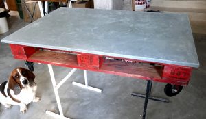 Lire la suite à propos de l’article Créer une table basse en béton ciré