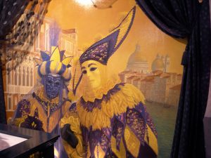 Toile peinte, décoration vénitienne, masques