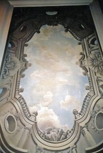 Plafond peint, architecture et ciel