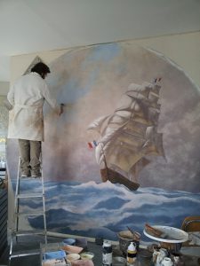 Maquette pour le plafond moongold Plafond moongold, doré à la feuille en spirale Pose de la feuille d'or au plafond Plafond peint ciel argent or et nacre Plafond peint ciel argent or et nacre Plafond peint ornementation XVII Plafond peint ornementation XVII Plafond peint ornementation XVII Toile pour plafond en cours de travaux, nuages et végétaux (projet de MVDECOR) Ciel sur murs et plafond (projet pour Benjamin Craig) Ciel sur murs et plafond (projet pour Benjamin Craig) Legion Honneur plafond peint Faustin Besson Légion d'Honneur plafond peint d'après Faustin Besson Plafond peint, ciel et treillage Plafond peint, ciel et treillage Détail Frank Follaco peint la toile de la belle poule, pour le plafond Frank Follaco peint la toile de la belle poule, pour le plafond