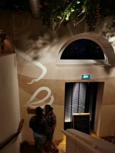 grande fresque à la chaux, sur un dessin de Flore Peillon