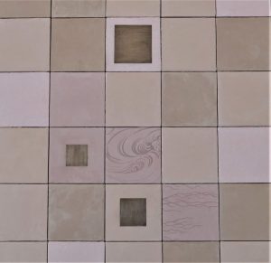 Carreaux artisanaux 10x10 cm, dans les tons rosés, avec du bronze en métallisation