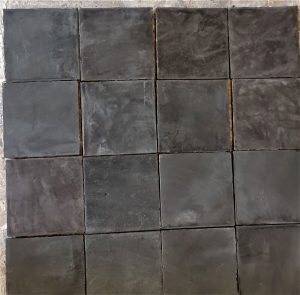 carrelage patinés en noir, format 10x10 cm