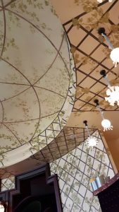 Décoration végétale sur murs et plafond dans le bar du Fouquet's (pour les Ateliers Gohard)