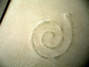 Carrelage motif fait main en marmorino avec impression de fossile